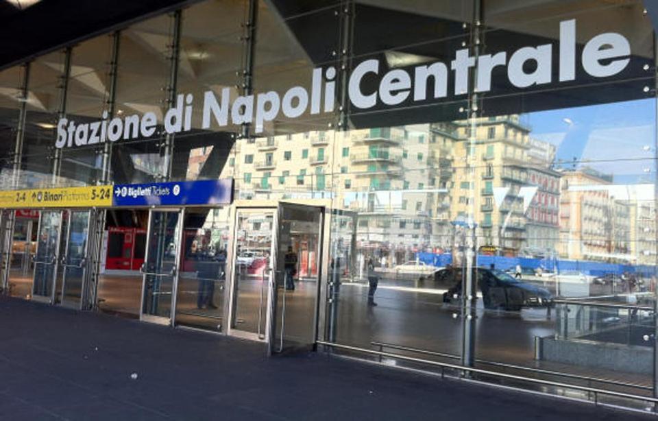 נאפולי 081 Stazione Centrale Home מראה חיצוני תמונה